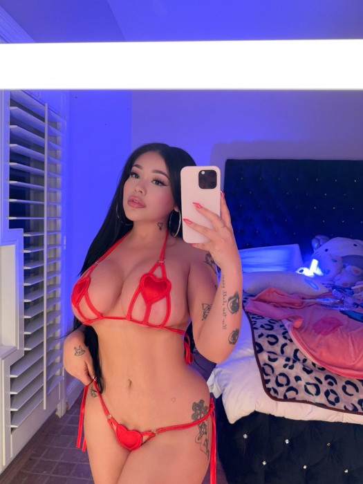 Fotos de Estoy disponible, Escort