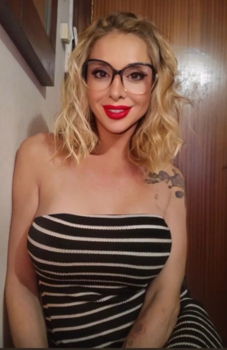 Fotos de Trans asturiana Lorena videollamada Pack de vídeos y sexting 24h , Videollamada