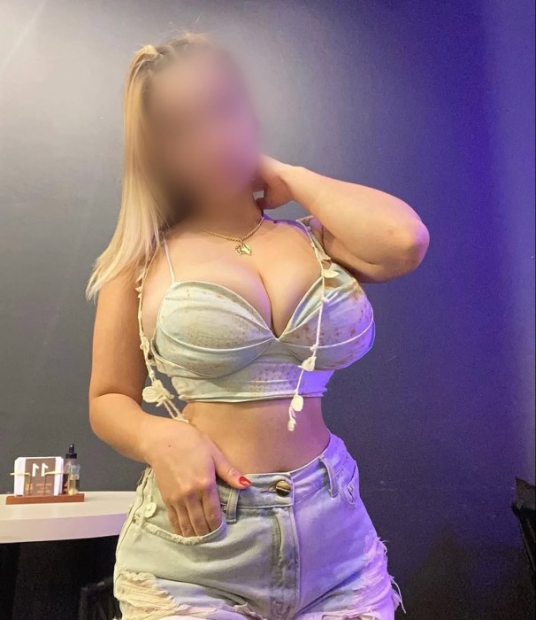 Fotos de Escribir contigo me moja más que mil caricias, Videollamada