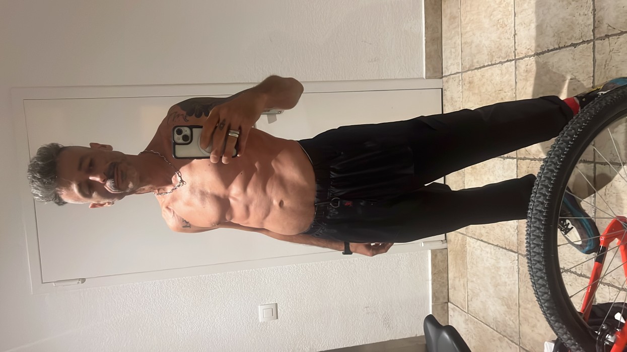 Gigolo Chico de Compañía Alto Standing
