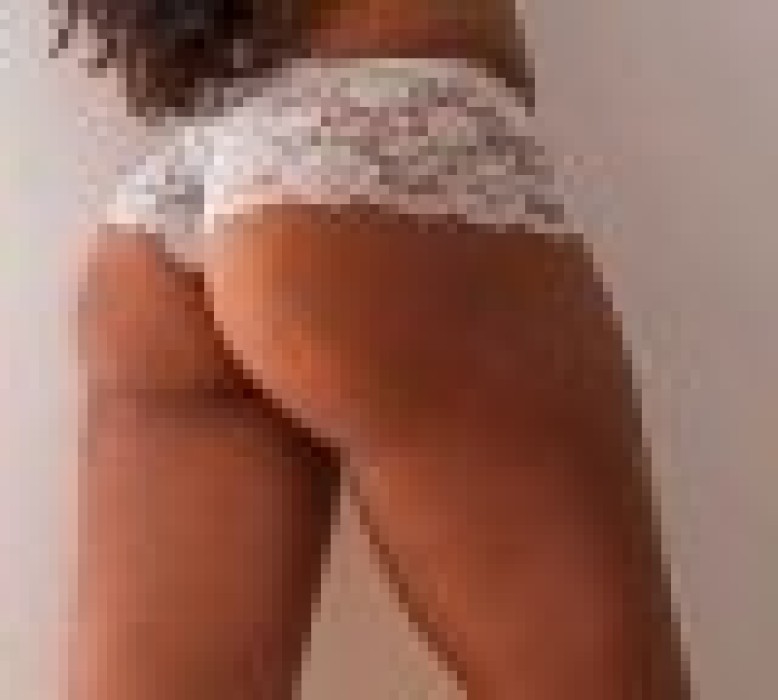 Fotos de Carla mulata particular masajista profesional salida domicilio , Escort