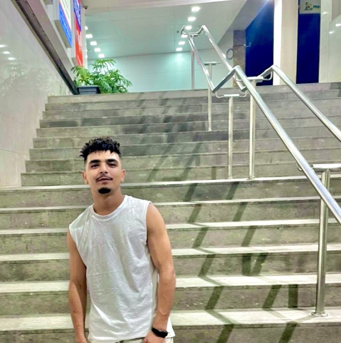 Atención 24/7Moja tu chico joven