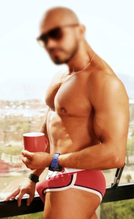 Alejandro – masculino, discreto y real, escort bilingüe (English speaking) en Sevilla