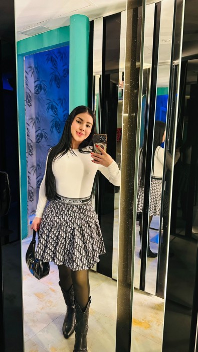 Fotos de señorita prreciosa jovencita , Escort