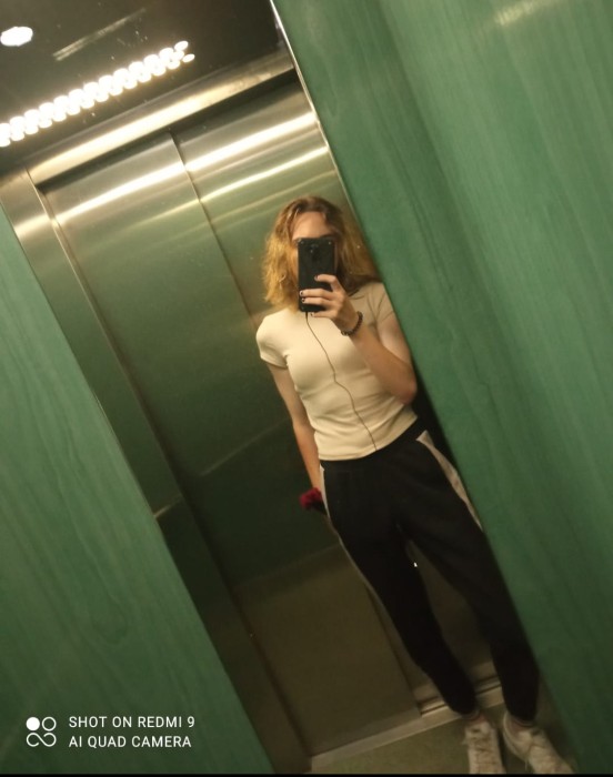 Fotos de Mikaela 21 años webcamer fiable , Videollamada