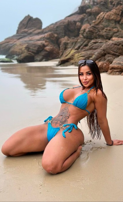 Stephany Fina Dama de compañía