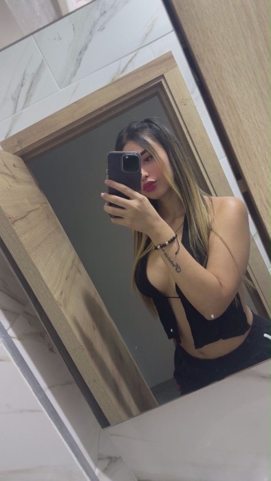 Fotos de Compañía exclusiva Colombiana, 22 años, Escort