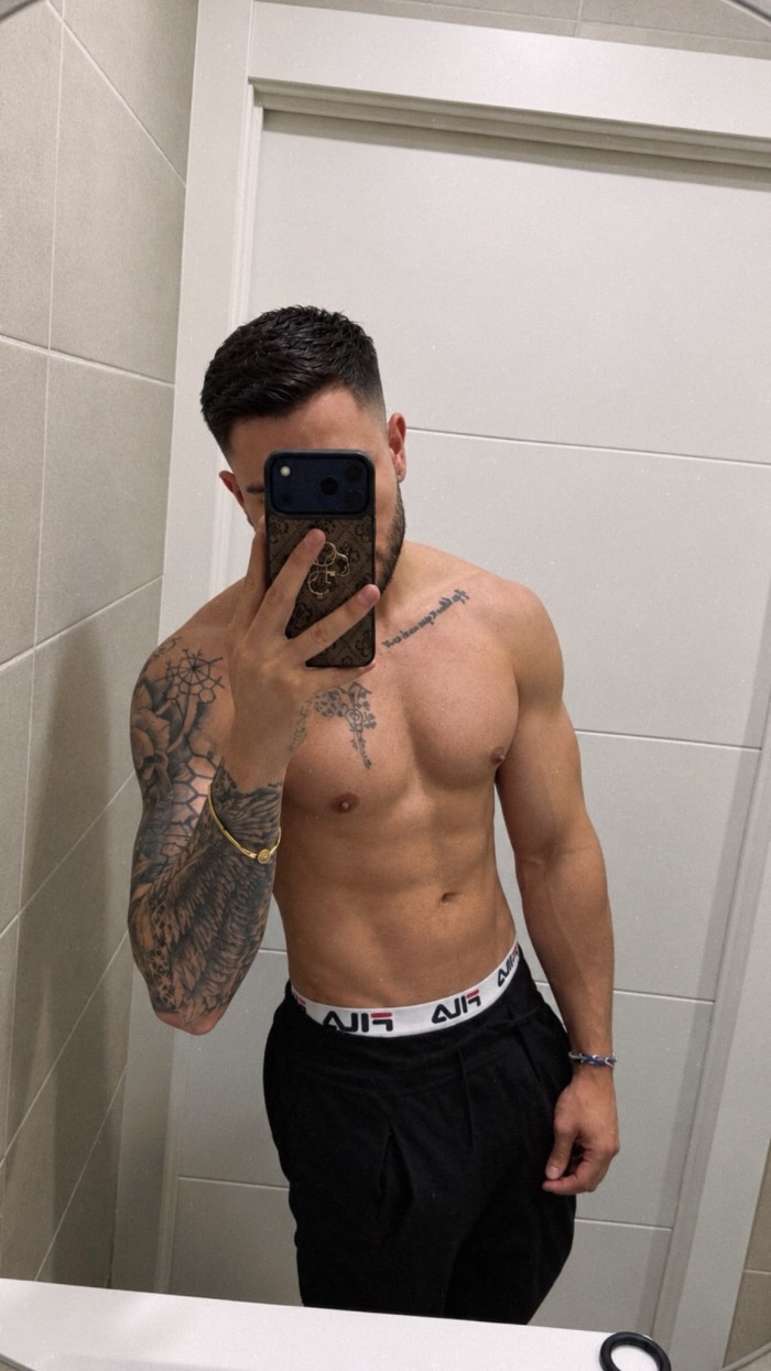 Atención 24/7Colombiano lechero deseando fiesta y sexo intenso