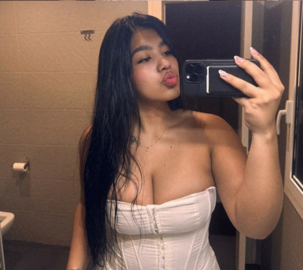 Atención 24/7Morena encantadora fiestera