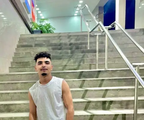 Moja tu chico joven