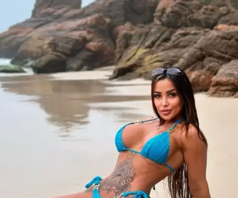 Stephany Fina Dama de compañía