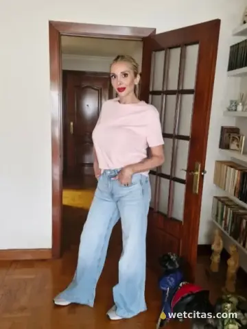 Trans asturiana Lorena videollamada Pack de vídeos y sexting 24h, Videollamada en Online
