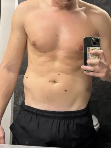 Alejandro, el chico que buscas, Chicos en Vigo