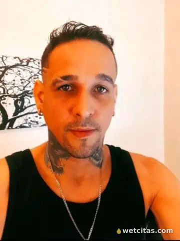 Superdotado bisexual activo americano de paso por Cáceres dominante, Chicos en Cáceres Capital