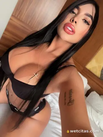 Camila Latina complaciente te la chupare todita ven y follame, Trans en Baleares