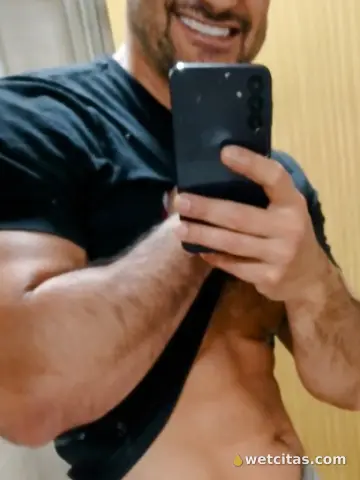 BRASILEÑO CACHAS. 24 horas, Chicos en Málaga