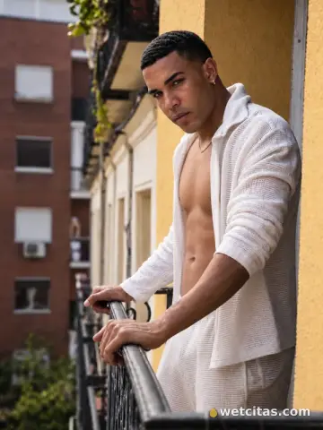 Masajista versátil mas activo , chico joven xxl lechero, Chicos en Teruel