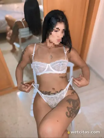 En aguadulce comete mi coñito jugoso fiestera, Escort en Roquetas de Mar