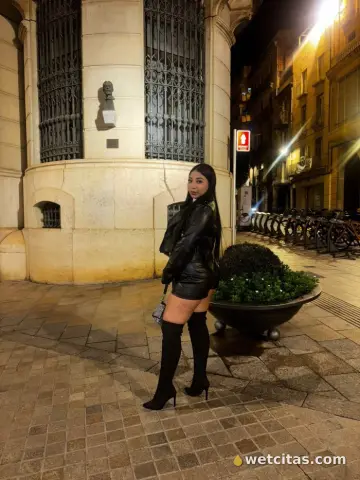 Latina recién llegada muy tierna polvo 25€ rico, Escort en Huelva