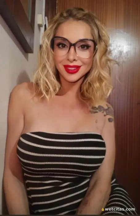 Trans asturiana Lorena videollamada Pack de vídeos y sexting 24h, videollamada erótica con chica española – foto 2 de 6
