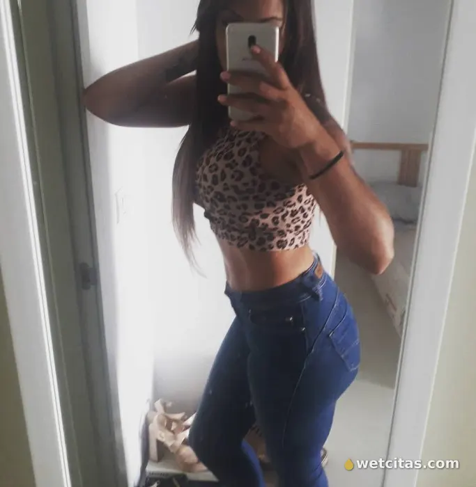 Súper noemi, videollamada erótica con chica española – foto 2 de 2