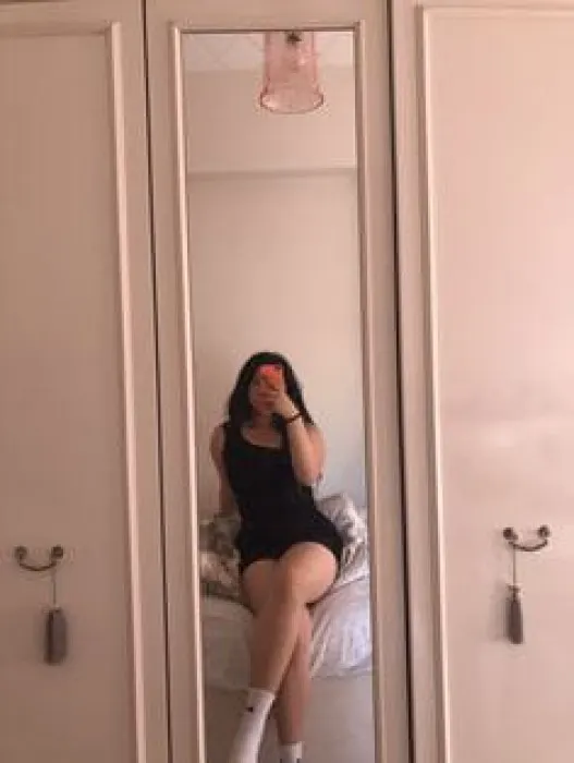 Fotos de Hola . Soy luna mujer morena guapetona y pasional juguetona ., Escort