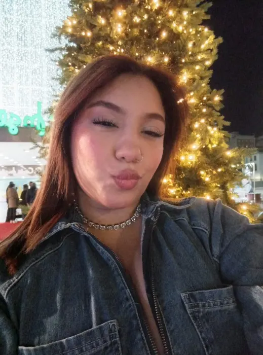Fotos de Escort Latina de 19 años, cariñosa, Escort