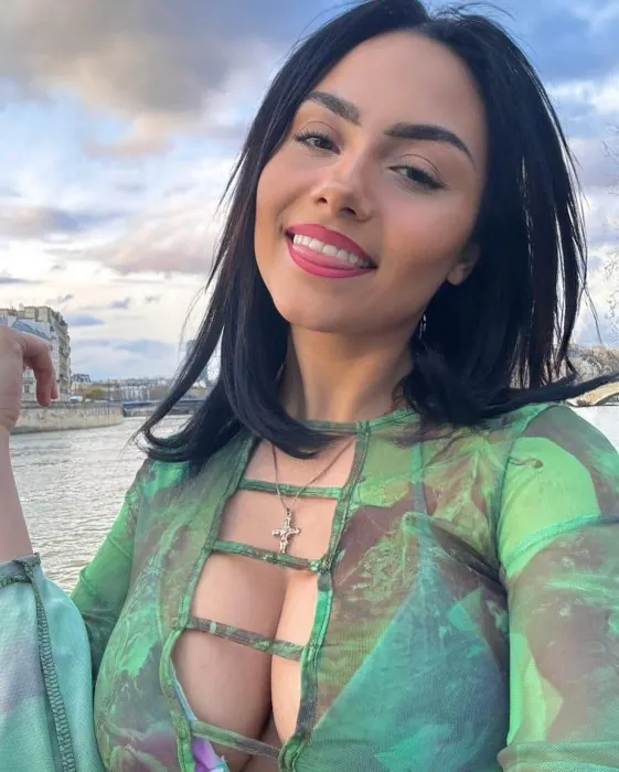 Fotos de Estoy disponible para encuentros traviesos sin tabúes , Escort