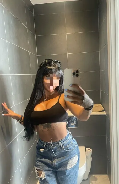 Fotos de Pensado para quienes viven el lujo con discreción, Escort