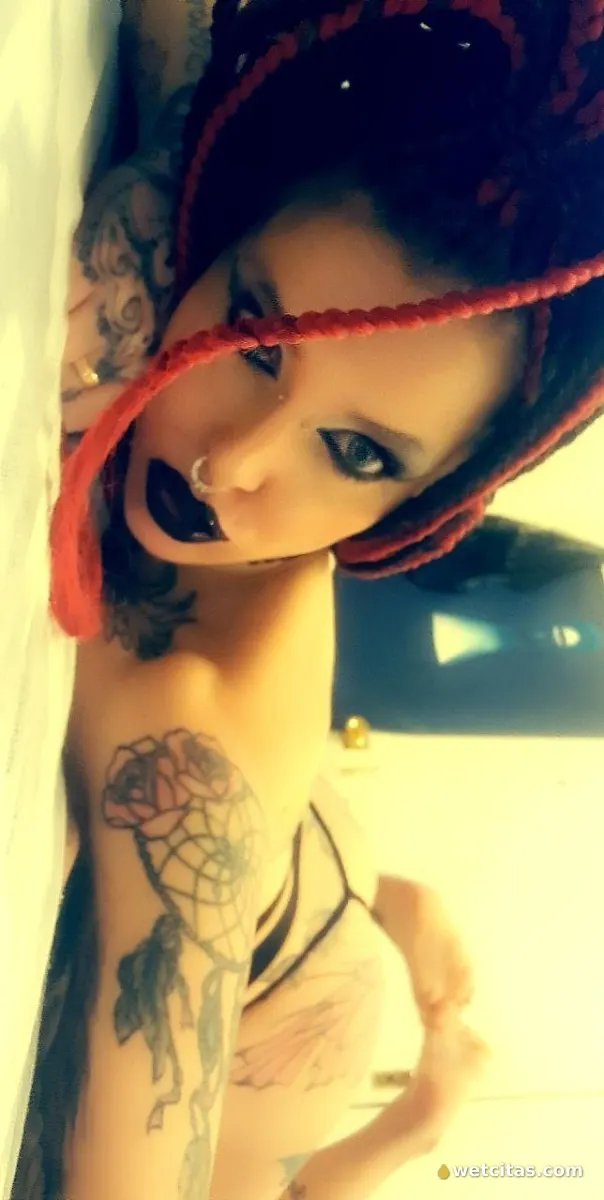 DIANA ESPAÑOLA , OJOS CLAROS ALTERNATIVA Y TATUADA. PLAZA DE ESPAÑA, escort española en madrid capital – foto 6 de 6