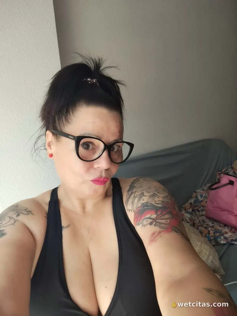 Masajista española 49 años, manos expertas, masajista española en laredo – foto 4 de 5