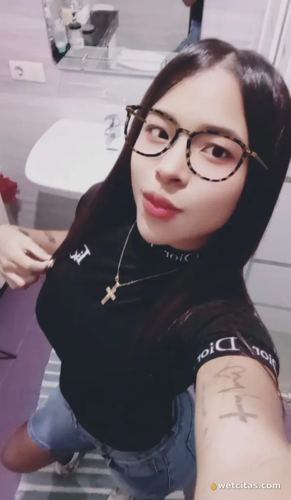 Alexa teen con ganas de buena polla, escort venezolana en salamanca – foto 4 de 8