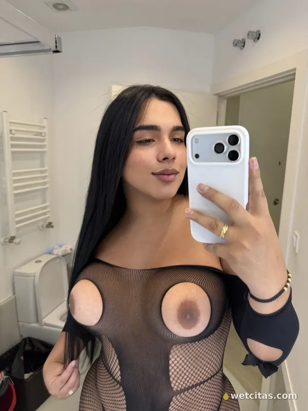 Dominante cañera con polla gorda muy cargada de leche, chica trans colombiana en lugo – foto 6 de 10