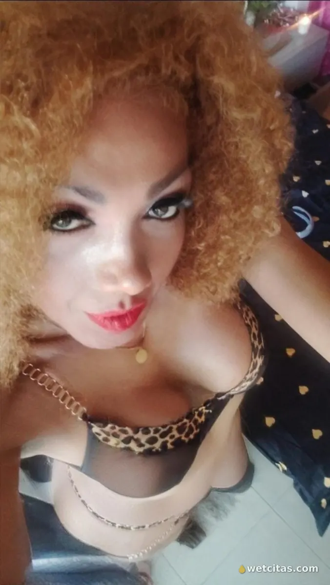 Diosa del beso negro experta en principiantes black kiss queen granollers, chica trans latina en granollers – foto 3 de 10