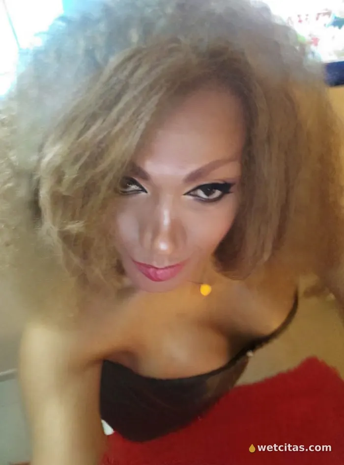 Diosa del beso negro experta en principiantes black kiss queen granollers, chica trans latina en granollers – foto 10 de 10