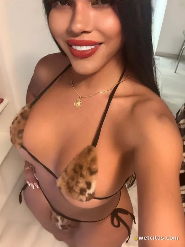 Morena colombiana trans, chica trans colombiana en granada – foto 9 de 10