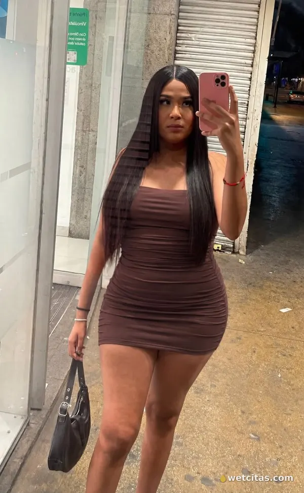 Morenaza con un culo espectacular fiestera frances natural hasta el final, chica trans latina en león – foto 4 de 7