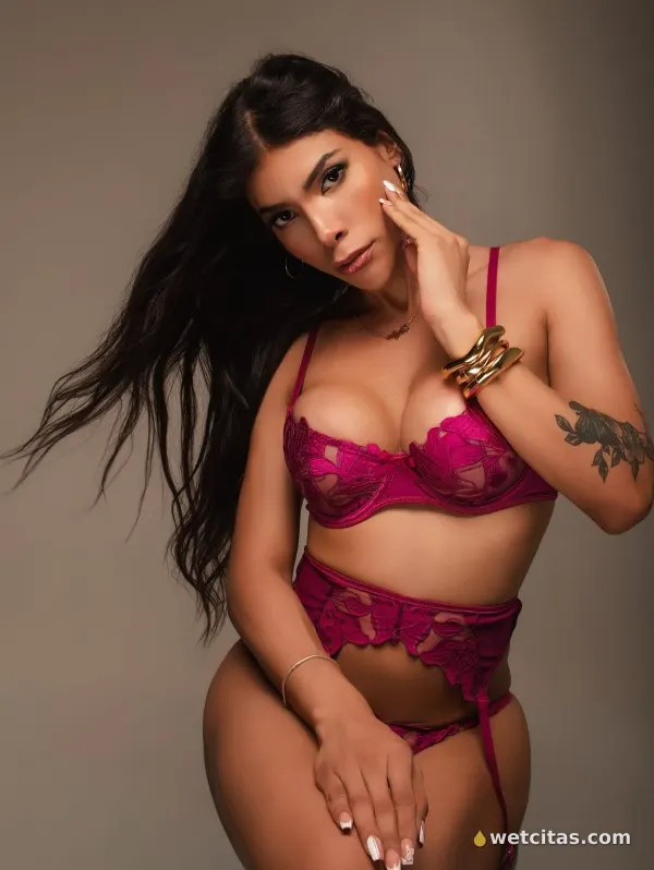 Evelyn cerdita súper femenina Guarra fiestera sin límites, chica trans colombiana en vigo – foto 3 de 9