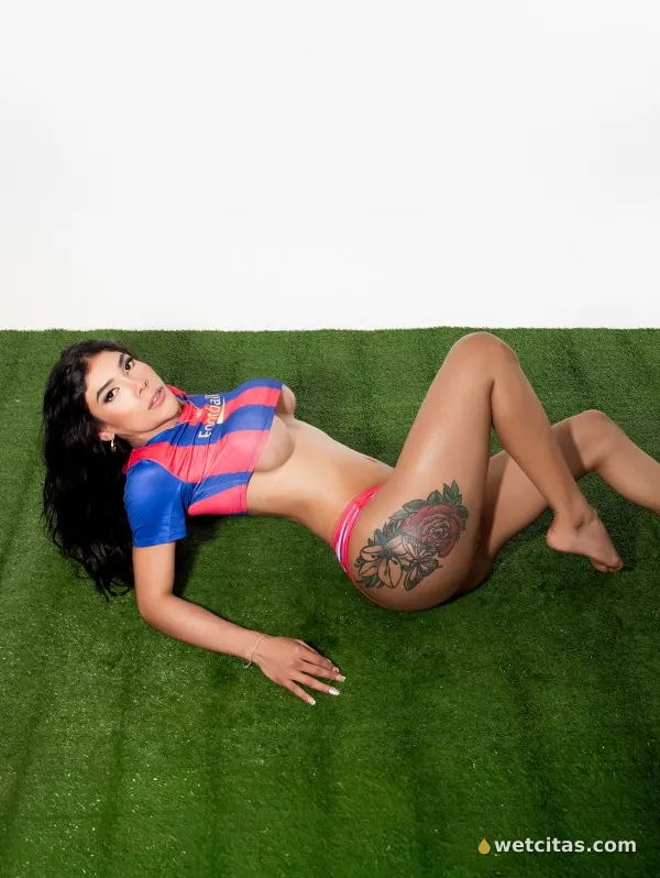 Evelyn cerdita súper femenina Guarra fiestera sin límites, chica trans colombiana en vigo – foto 9 de 9