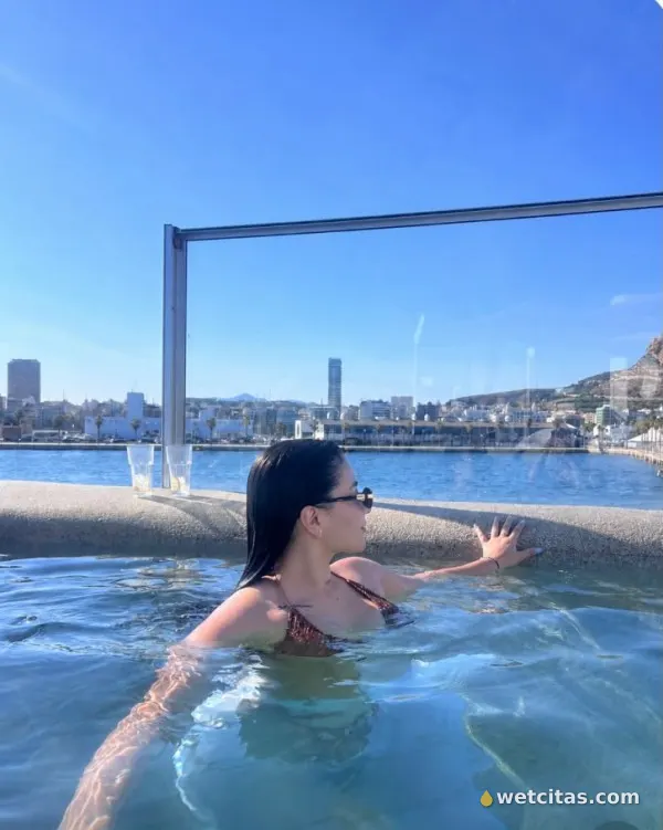 Jovencita fiestera recien llegada, chica trans colombiana en tenerife – foto 5 de 7