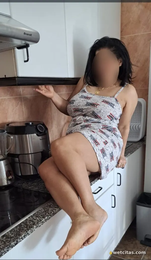 Ama de casa aburrida pero muy cachonda, escort dominicana en lugo – foto 5 de 8