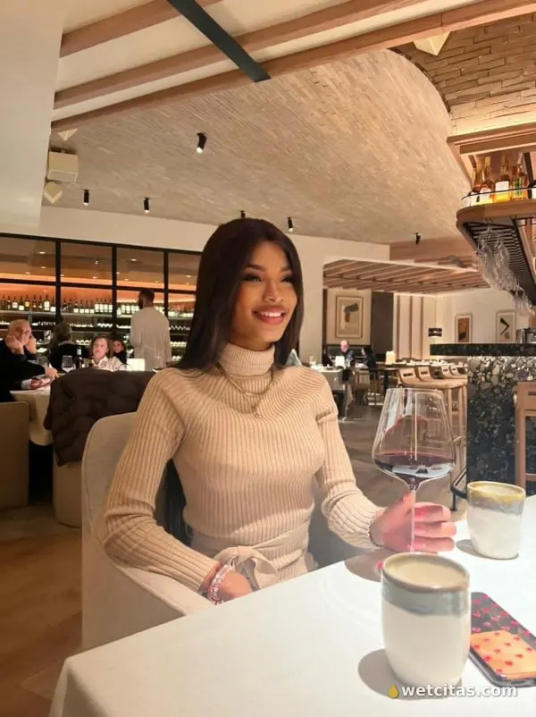Esther - Escort de Lujo en Ibiza, masajista dominicana en baleares – foto 10 de 10