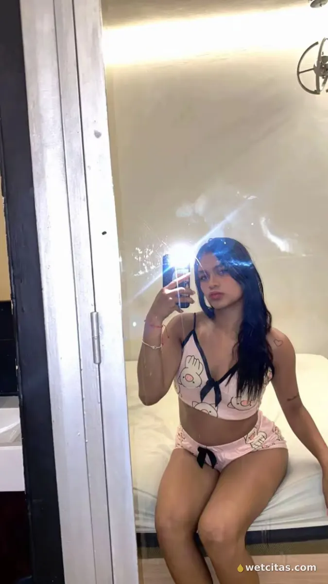 Fiestera jovencita, masajista colombiana en baleares – foto 6 de 7