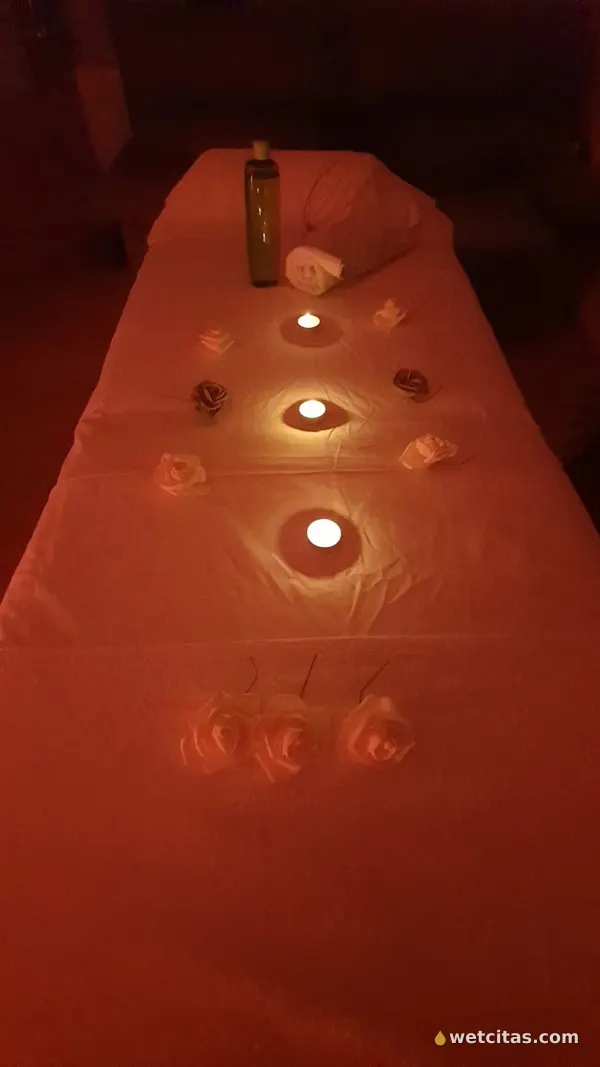 Masajes relajantes en camilla, buen ambiente mejores manos, masajista latina en burgos – foto 2 de 7