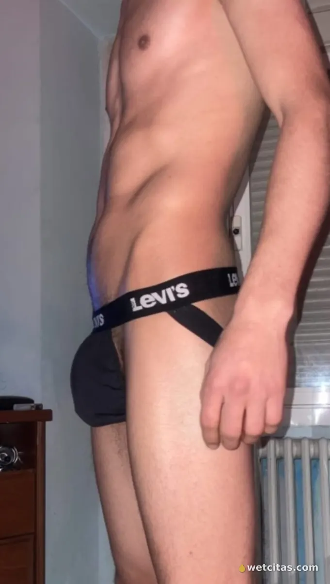 Chico varonil dotado versátil hetero curioso, chico escort española en tomelloso – foto 2 de 5