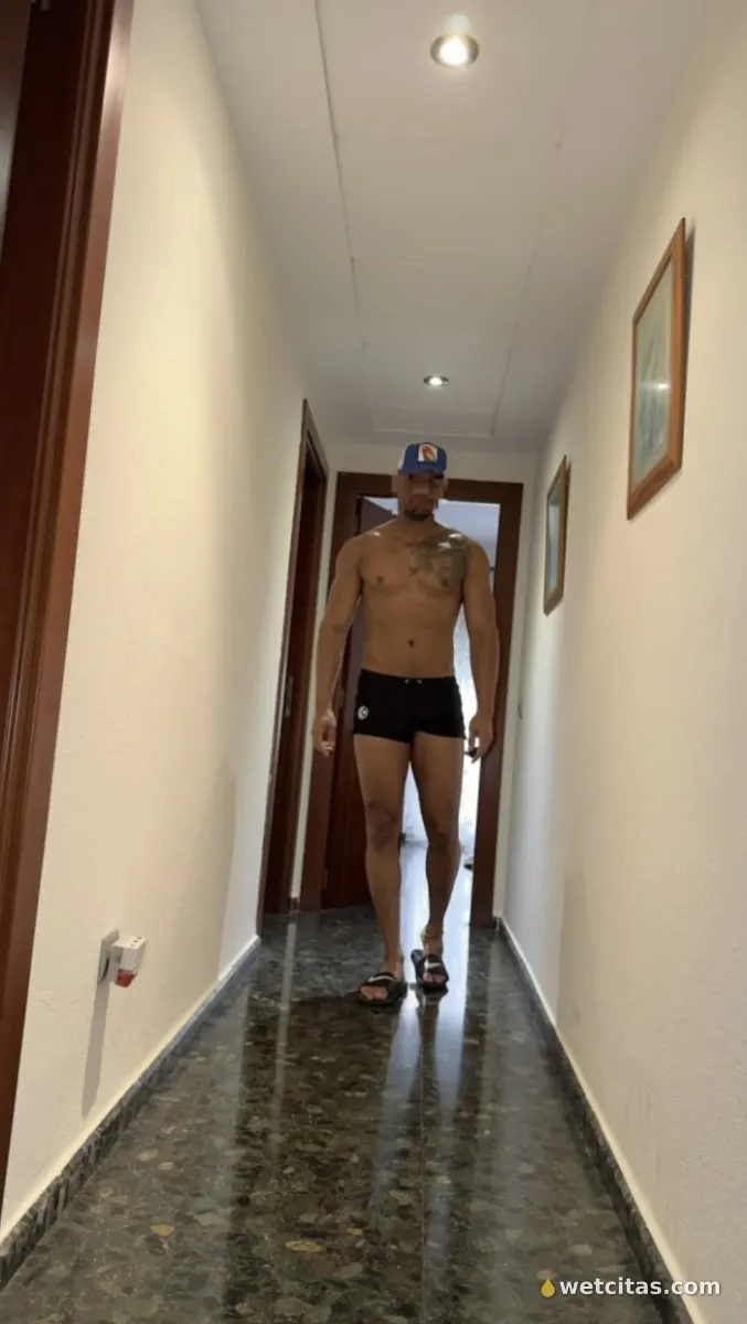 Moreno latino cachondo XXL, chico escort colombiana en figueres – foto 6 de 8