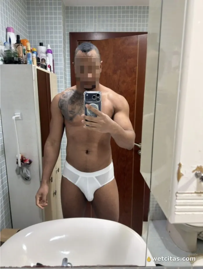 Moreno latino cachondo XXL, chico escort colombiana en figueres – foto 5 de 8