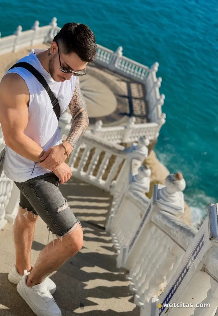 Colombiano lechero deseando fiesta y sexo intenso, chico escort colombiana en granada – foto 5 de 6