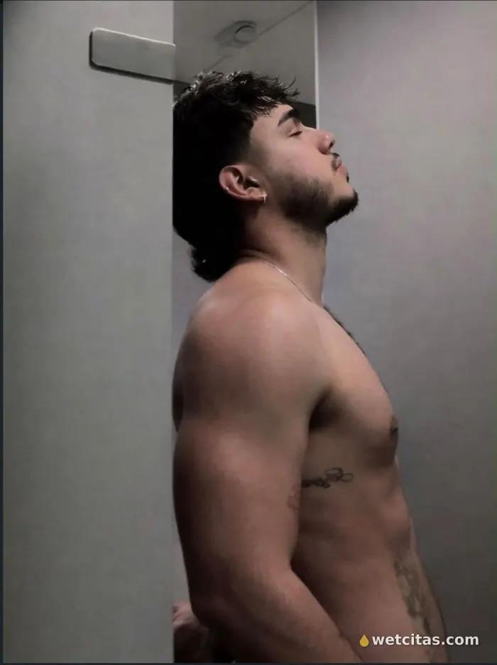 Liam chico latino cachondo muy guarro y versátil, chico escort colombiana en granada – foto 2 de 8