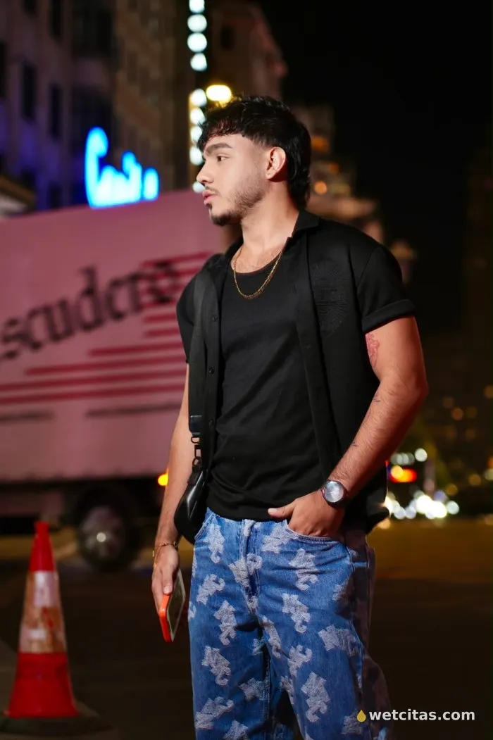 Liam chico latino cachondo muy guarro y versátil, chico escort colombiana en granada – foto 5 de 8